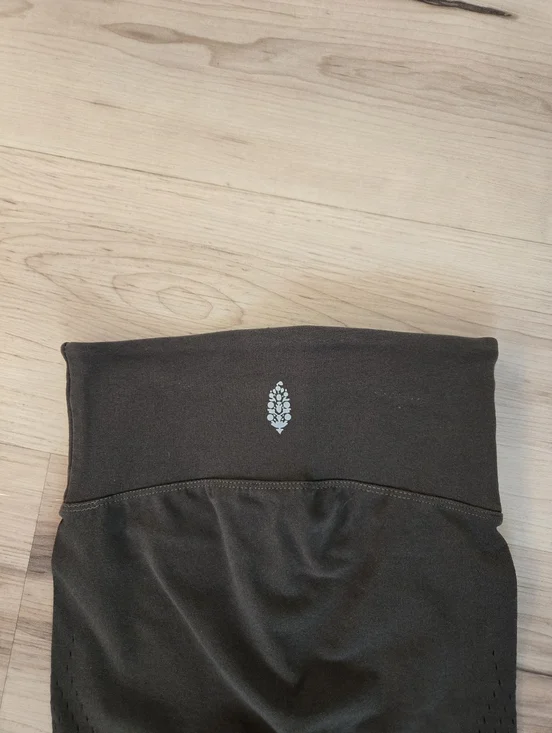 NWOT FP Movement Seamless Ecology Leggings, Olive Green, Size Small - Picture 5 of 5